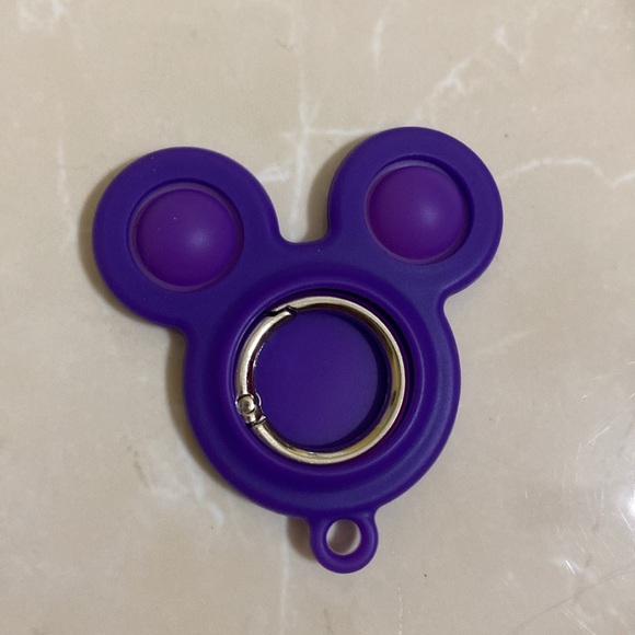 4 Mickey Mouse AirTag holder - Picture 4 of 5